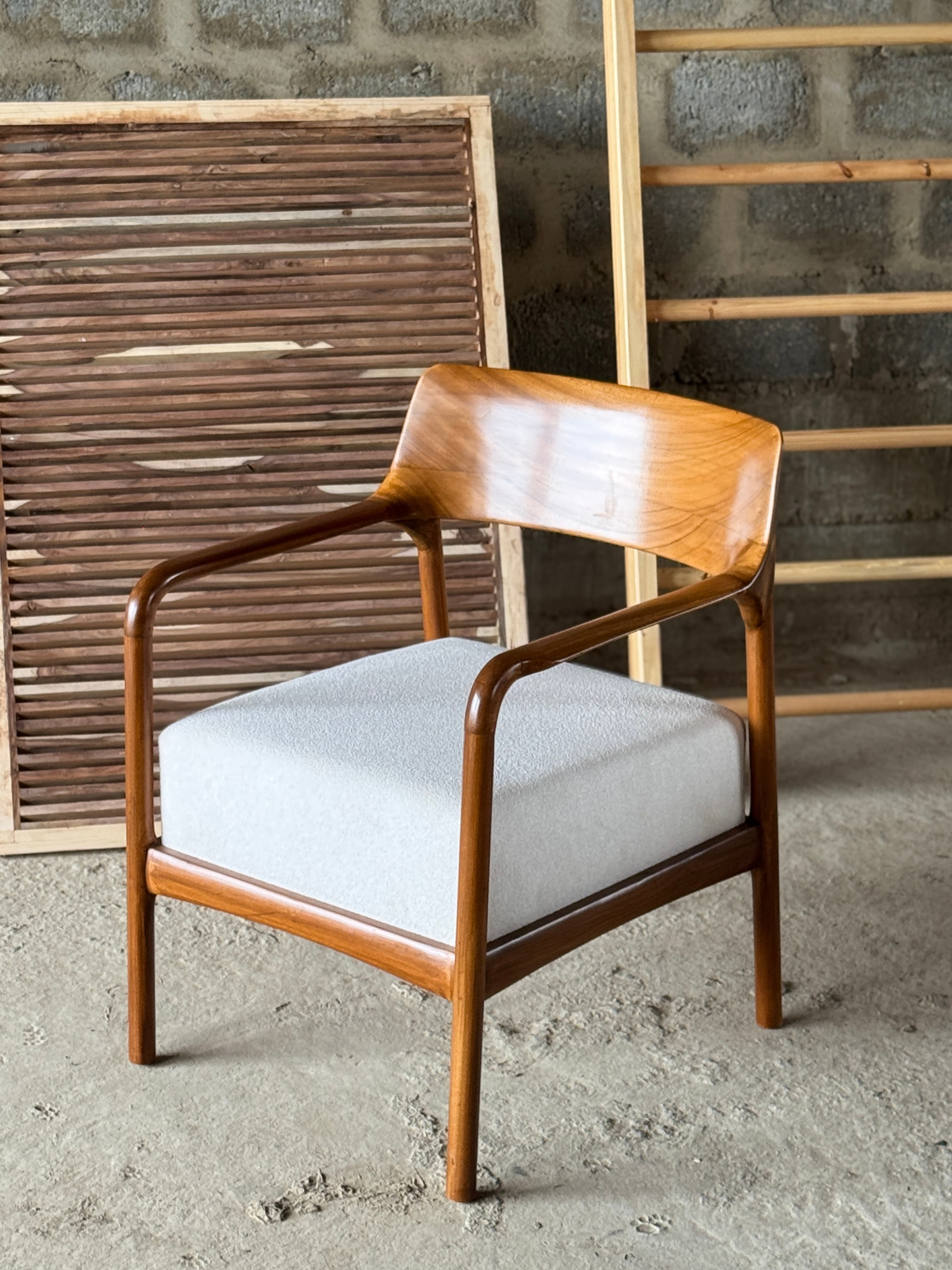 Walnut Premium Lounge Chair